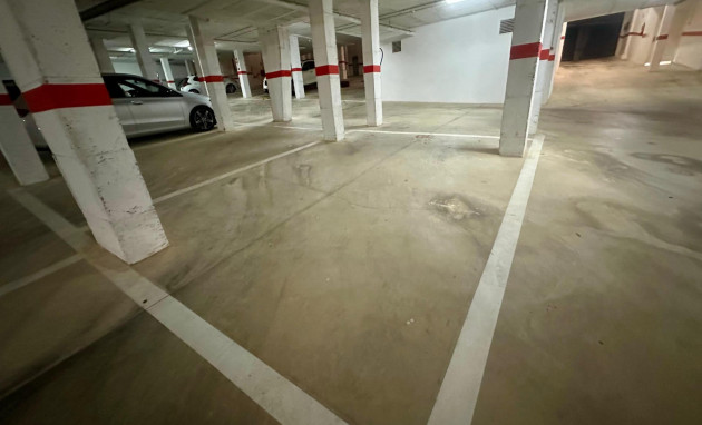 Herverkoop - Parking - Torrevieja - Cabo cervera