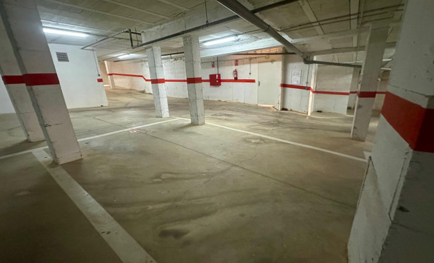 Herverkoop - Parking - Torrevieja - Cabo cervera