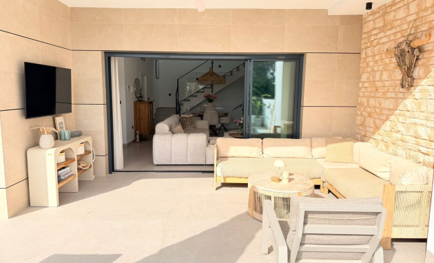 Resale - Villa * - Dolores