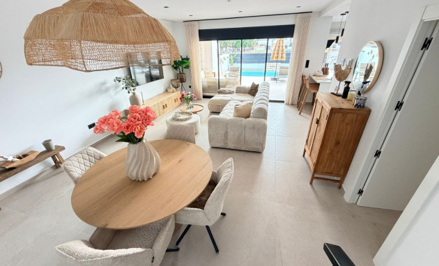 Resale - Villa * - Dolores