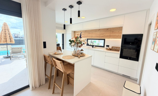 Resale - Villa * - Dolores