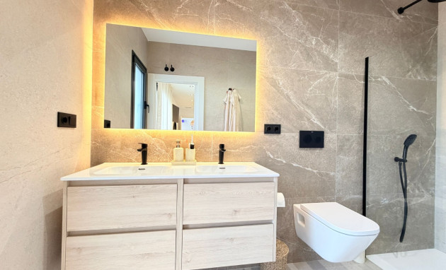 Resale - Villa * - Dolores