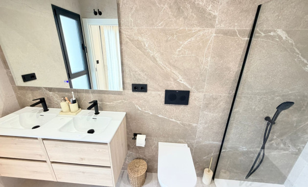 Resale - Villa * - Dolores