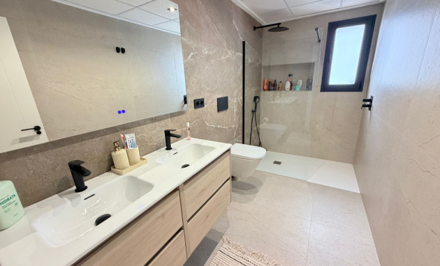 Resale - Villa * - Dolores