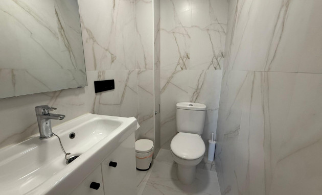 Herverkoop - Bungalow - Gelijkvloers - Torrevieja - Miramar - Torre del Moro