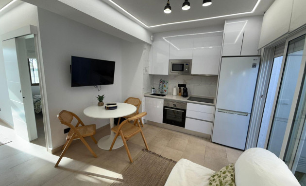 Herverkoop - Bungalow - Gelijkvloers - Torrevieja - Miramar - Torre del Moro