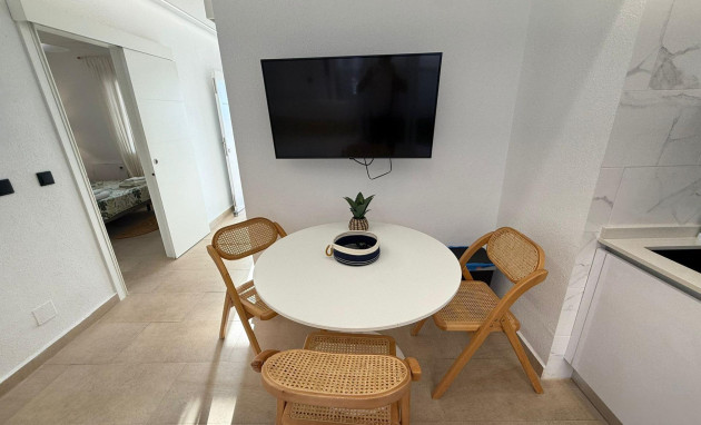 Herverkoop - Bungalow - Gelijkvloers - Torrevieja - Miramar - Torre del Moro