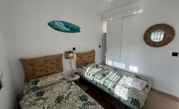 Herverkoop - Bungalow - Gelijkvloers - Torrevieja - Miramar - Torre del Moro