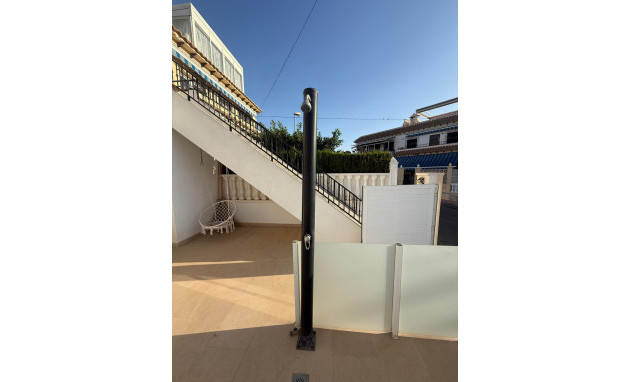 Herverkoop - Bungalow - Gelijkvloers - Torrevieja - Miramar - Torre del Moro