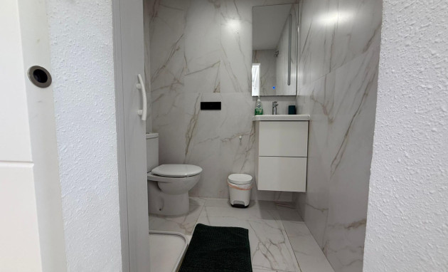 Herverkoop - Bungalow - Gelijkvloers - Torrevieja - Miramar - Torre del Moro