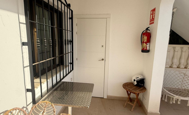 Herverkoop - Bungalow - Gelijkvloers - Torrevieja - Miramar - Torre del Moro