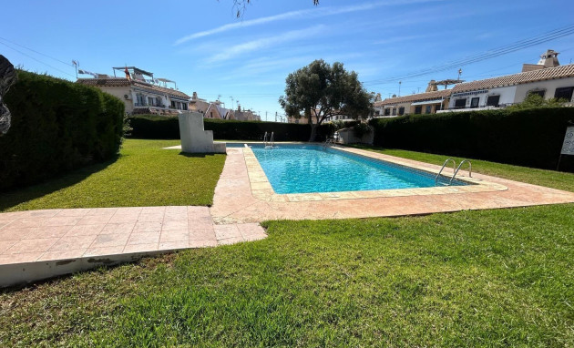 Herverkoop - Bungalow - Gelijkvloers - Torrevieja - Miramar - Torre del Moro