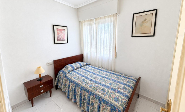 Herverkoop - Apartment - Torrevieja - Estacion de autobuses