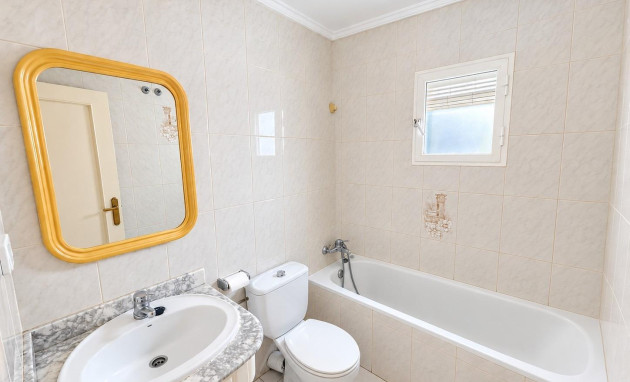 Herverkoop - Apartment - Torrevieja - Estacion de autobuses