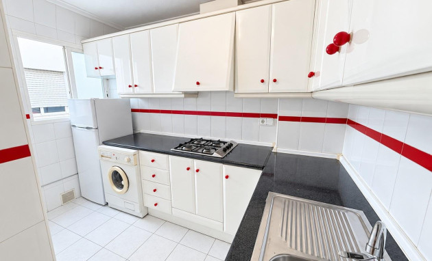 Herverkoop - Apartment - Torrevieja - Estacion de autobuses