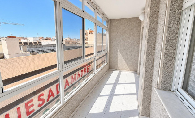 Herverkoop - Apartment - Torrevieja - Estacion de autobuses
