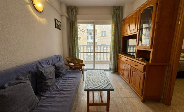 Herverkoop - Apartment - Torrevieja - Playa del Cura