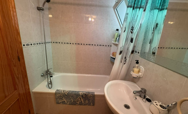 Herverkoop - Apartment - Torrevieja - Playa del Cura