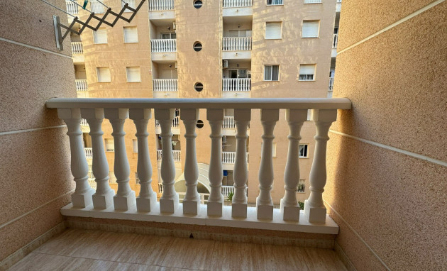 Herverkoop - Apartment - Torrevieja - Playa del Cura