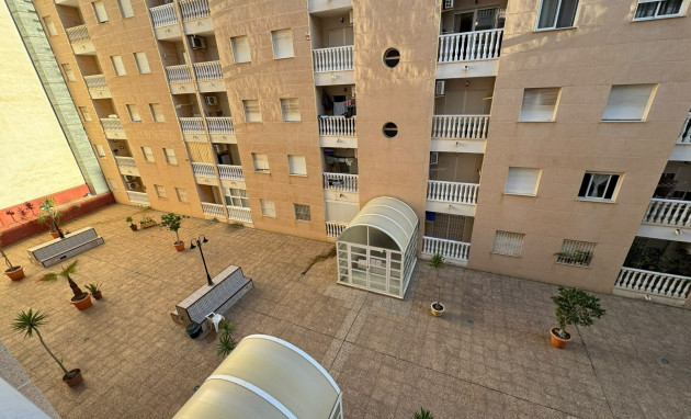 Herverkoop - Apartment - Torrevieja - Playa del Cura