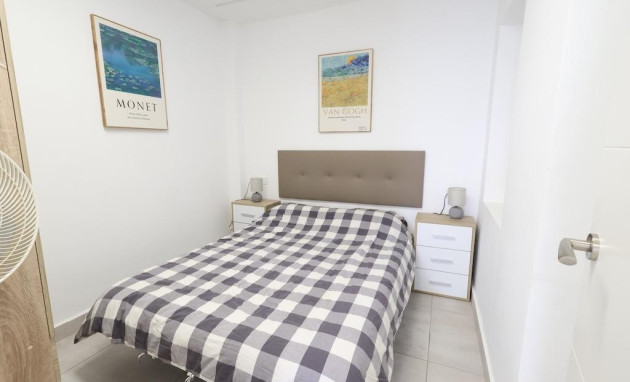 Herverkoop - Bungalow - Gelijkvloers - Torrevieja - La Siesta - El Salado - Torreta