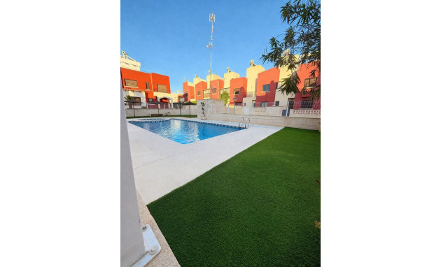 Herverkoop - Terraced house - Torrevieja - Aguas Nuevas