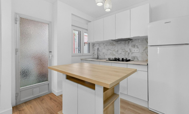 Herverkoop - Apartment - Torrevieja - Center Torrevieja