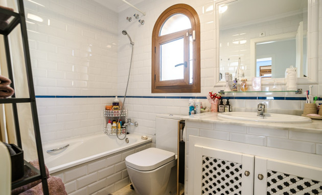 Resale - House - Algorfa