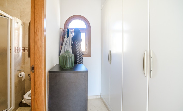 Resale - House - Algorfa