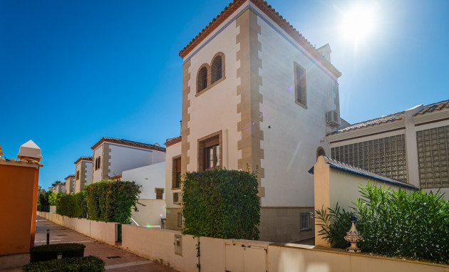 Resale - House - Algorfa
