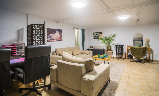 Resale - House - Algorfa