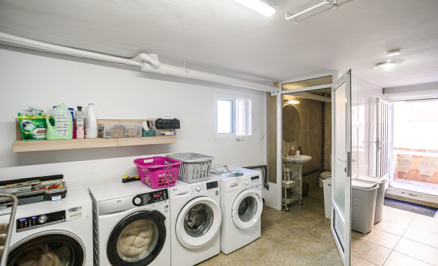 Resale - House - Algorfa