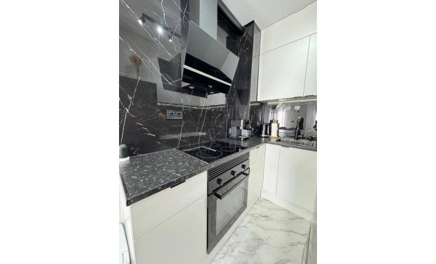 Herverkoop - Terraced house - Torrevieja - Carrefour