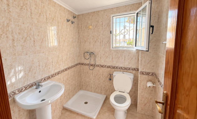 Herverkoop - Terraced house - Torrevieja - El limonar