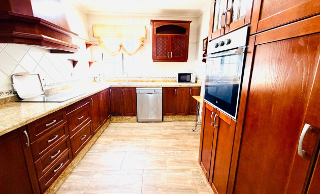Herverkoop - Detached Villa - Crevillente