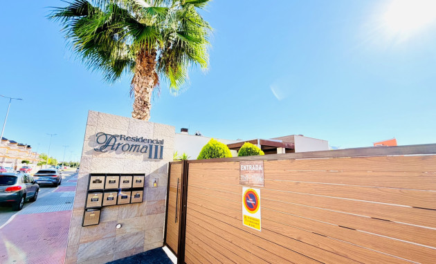 Herverkoop - Semi detached Villa - Los Montesinos - La Herada
