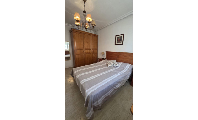 Herverkoop - Bungalow - Gelijkvloers - Torrevieja - Centro