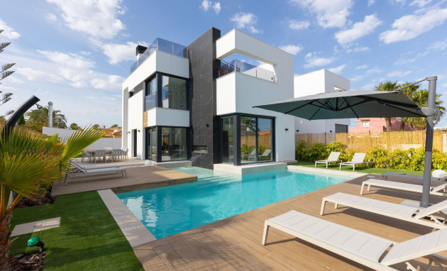 Herverkoop - Villa - Torrevieja - La Siesta - El Salado - Torreta
