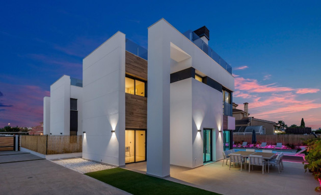 Herverkoop - Villa - Torrevieja - La Siesta - El Salado - Torreta