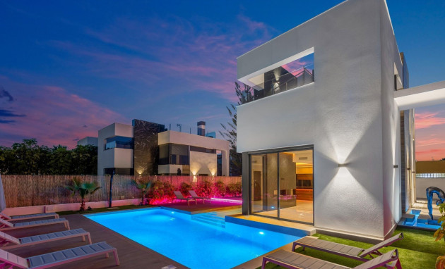 Herverkoop - Villa - Torrevieja - La Siesta - El Salado - Torreta