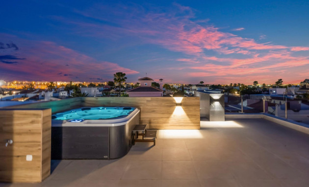Herverkoop - Villa - Torrevieja - La Siesta - El Salado - Torreta