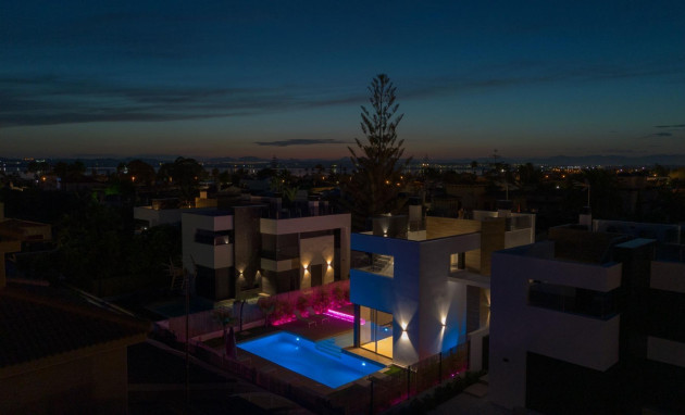 Herverkoop - Villa - Torrevieja - La Siesta - El Salado - Torreta