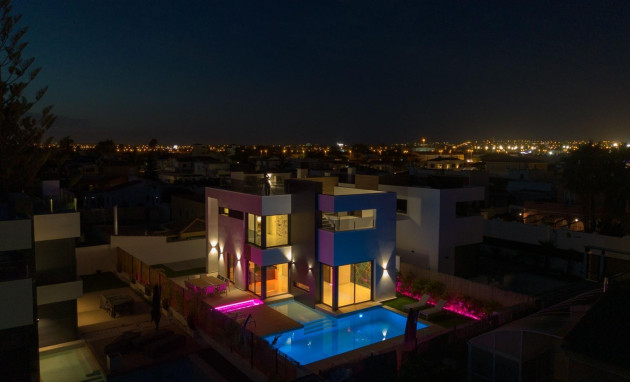 Herverkoop - Villa - Torrevieja - La Siesta - El Salado - Torreta
