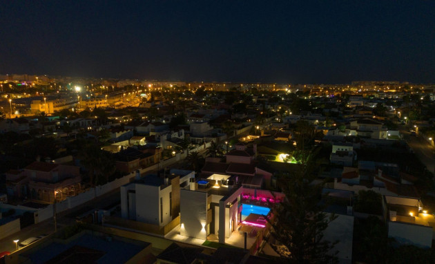 Herverkoop - Villa - Torrevieja - La Siesta - El Salado - Torreta