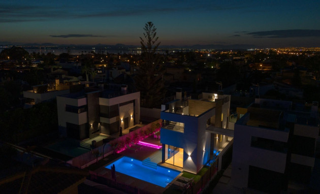 Herverkoop - Villa - Torrevieja - La Siesta - El Salado - Torreta