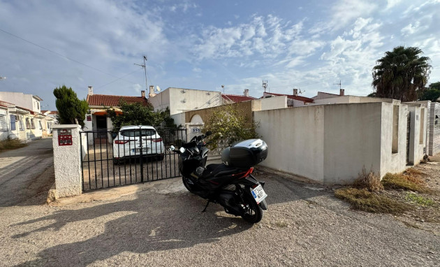 Herverkoop - Bungalow - Gelijkvloers - Torrevieja - El limonar