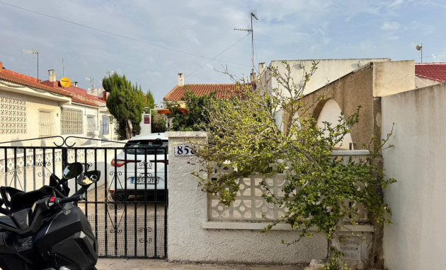 Herverkoop - Bungalow - Gelijkvloers - Torrevieja - El limonar