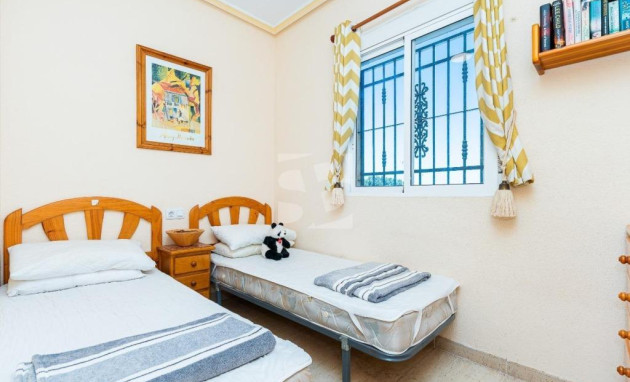 Herverkoop - Bungalow - Gelijkvloers - Torrevieja - Estacion de autobuses