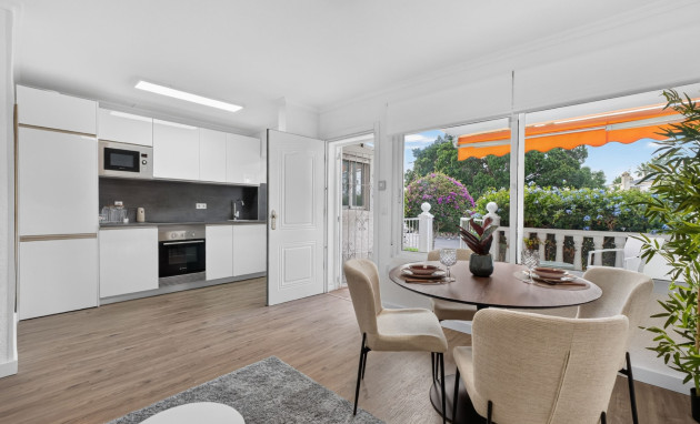 Resale - Apartment - Orihuela Costa - Villamartin