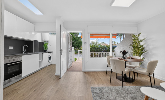 Resale - Apartment - Orihuela Costa - Villamartin